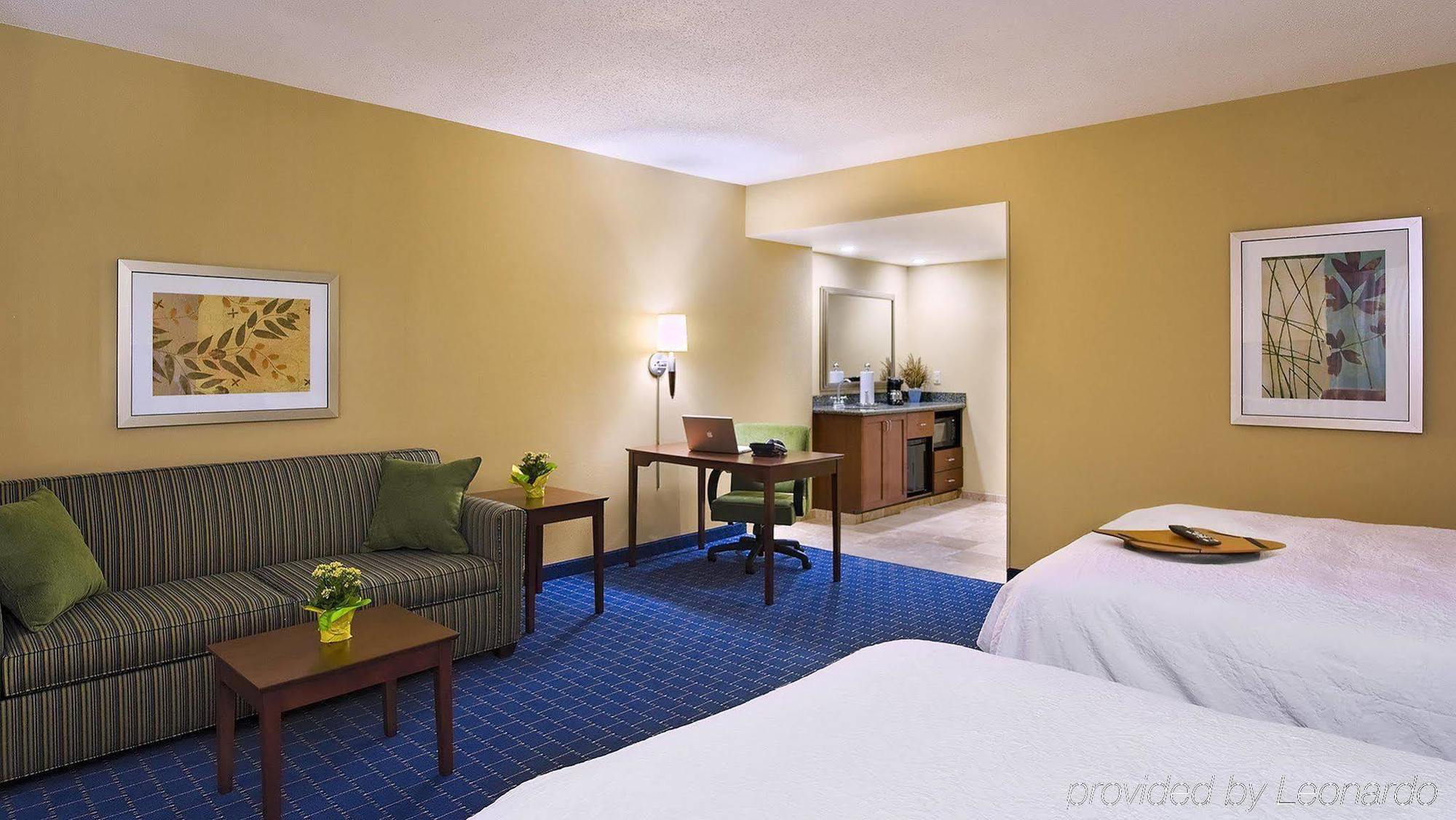 Hampton Inn & Suites Little Rock-Downtown Room photo