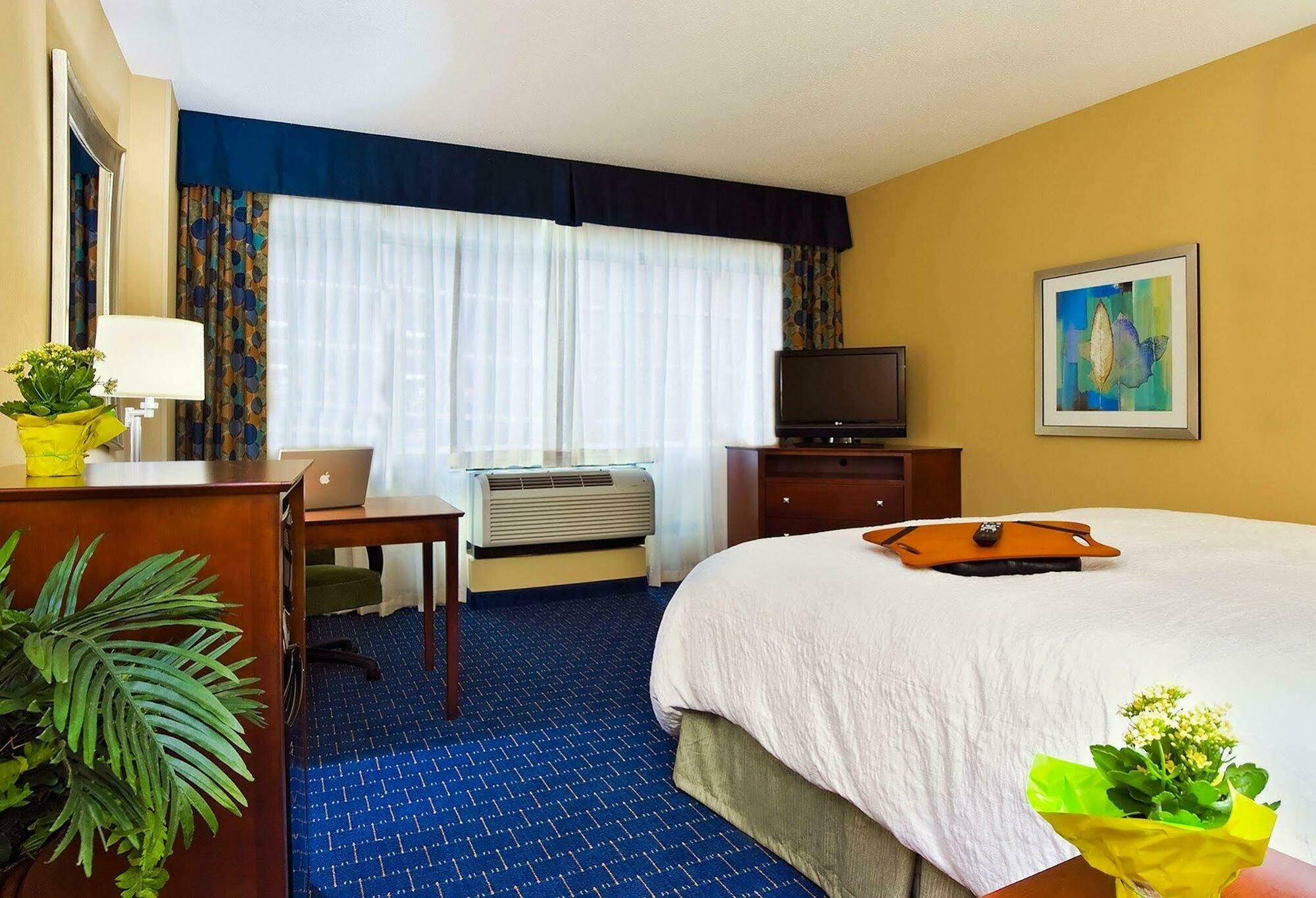 Hampton Inn & Suites Little Rock-Downtown Room photo